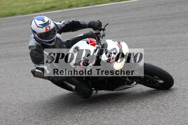 Archiv-2022/13 25.04.2022 Plüss Moto Sport ADR/Freies Fahren/3